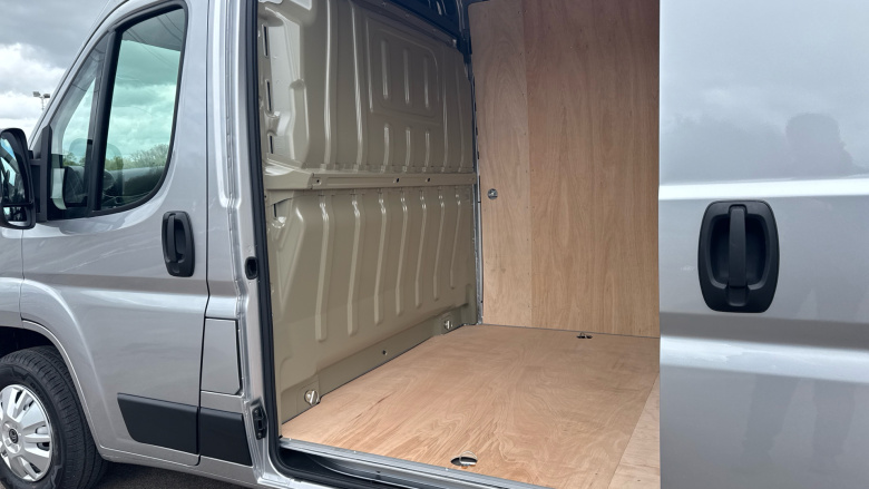 Citroen Relay 3500 L3 Diesel 2.2 BlueHDi 140 H2 Van Enterprise